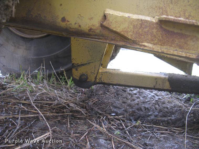 image for item L2358 2000 Caterpillar 615C Series II elevating scaper