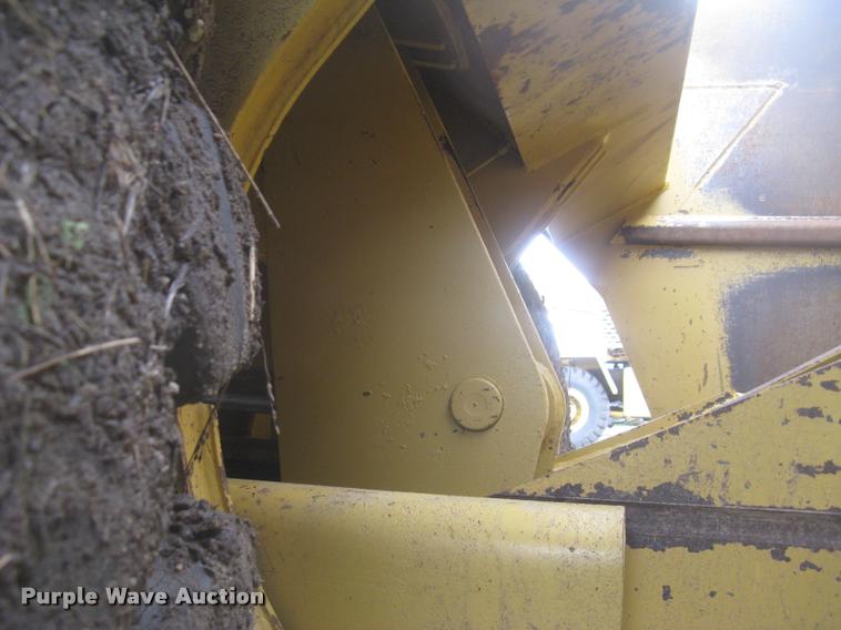 image for item L2358 2000 Caterpillar 615C Series II elevating scaper