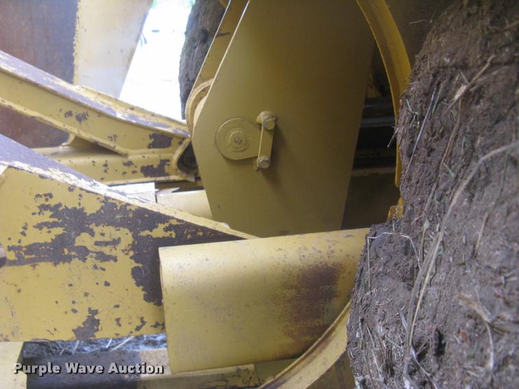 image for item L2358 2000 Caterpillar 615C Series II elevating scaper