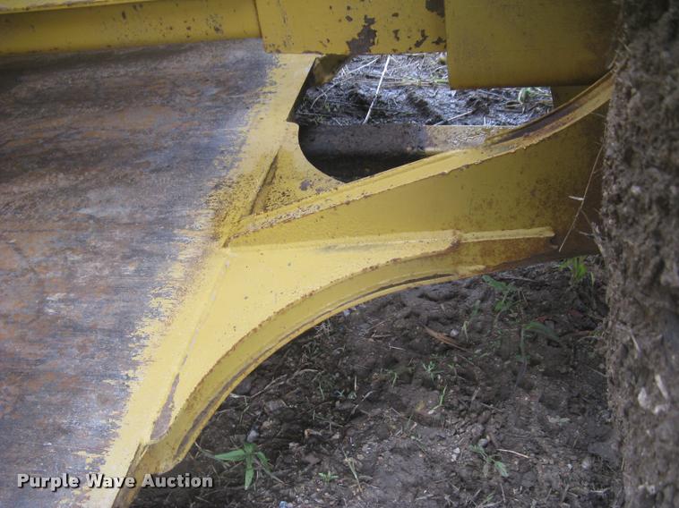 image for item L2358 2000 Caterpillar 615C Series II elevating scaper