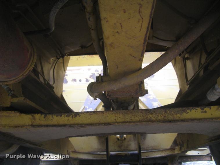 image for item L2358 2000 Caterpillar 615C Series II elevating scaper