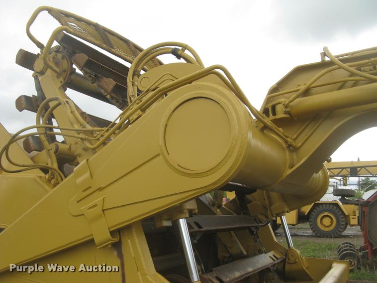 image for item L2358 2000 Caterpillar 615C Series II elevating scaper