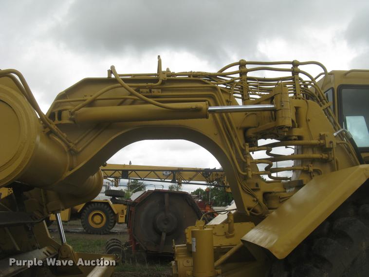 image for item L2358 2000 Caterpillar 615C Series II elevating scaper