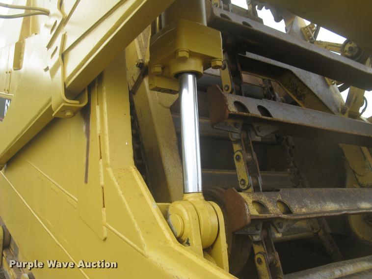 image for item L2358 2000 Caterpillar 615C Series II elevating scaper