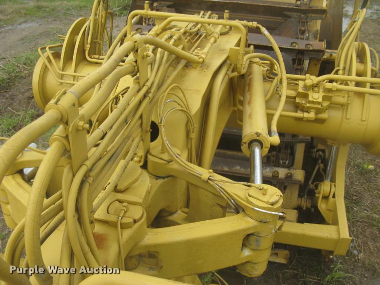 image for item L2358 2000 Caterpillar 615C Series II elevating scaper