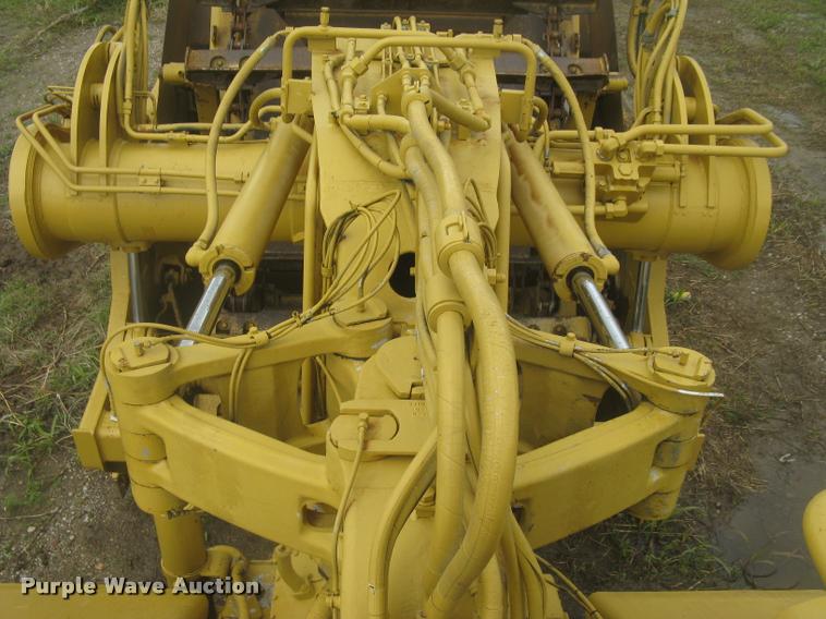 image for item L2358 2000 Caterpillar 615C Series II elevating scaper