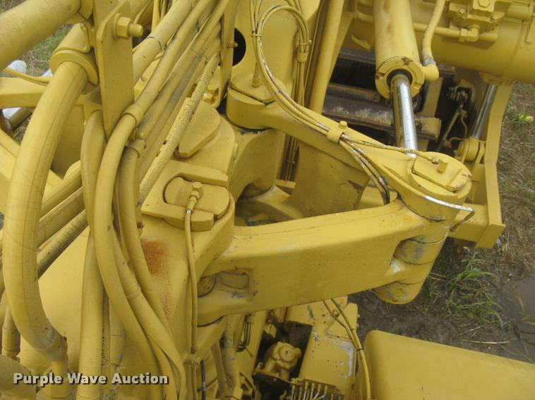 image for item L2358 2000 Caterpillar 615C Series II elevating scaper