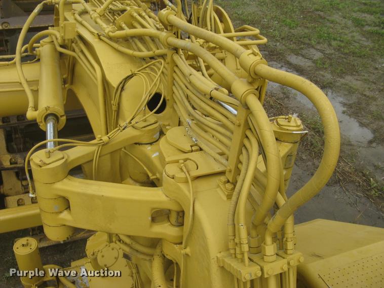 image for item L2358 2000 Caterpillar 615C Series II elevating scaper