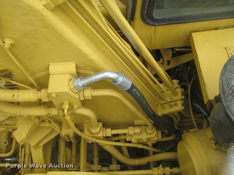 image for item L2358 2000 Caterpillar 615C Series II elevating scaper