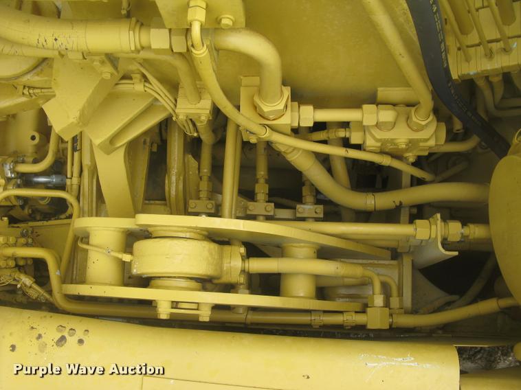 image for item L2358 2000 Caterpillar 615C Series II elevating scaper