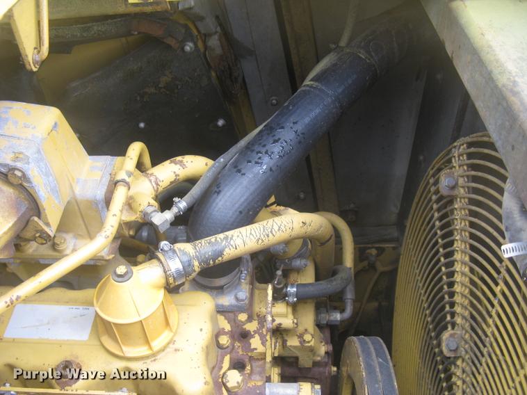 image for item L2358 2000 Caterpillar 615C Series II elevating scaper