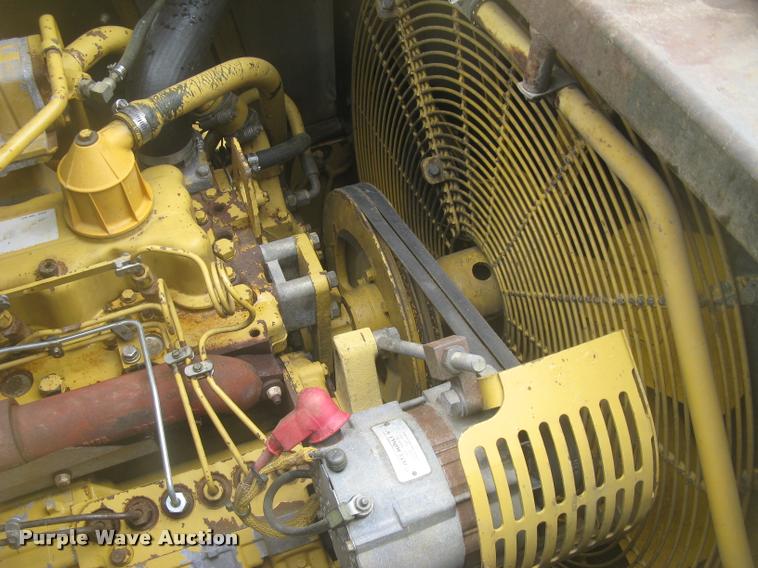 image for item L2358 2000 Caterpillar 615C Series II elevating scaper