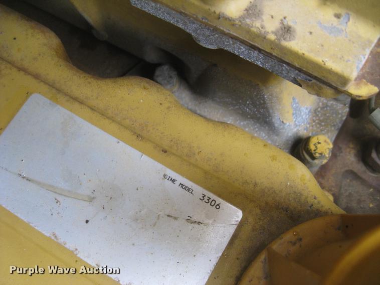 image for item L2358 2000 Caterpillar 615C Series II elevating scaper