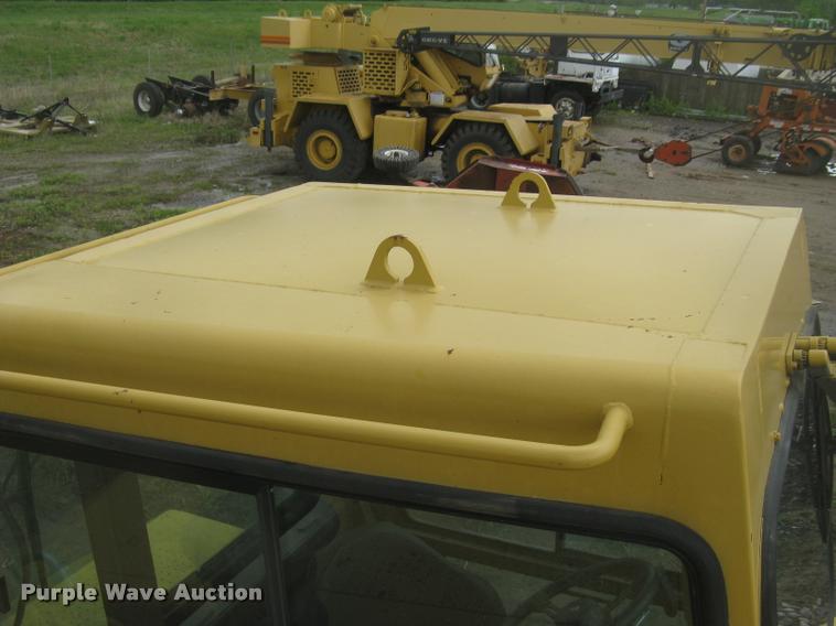 image for item L2358 2000 Caterpillar 615C Series II elevating scaper