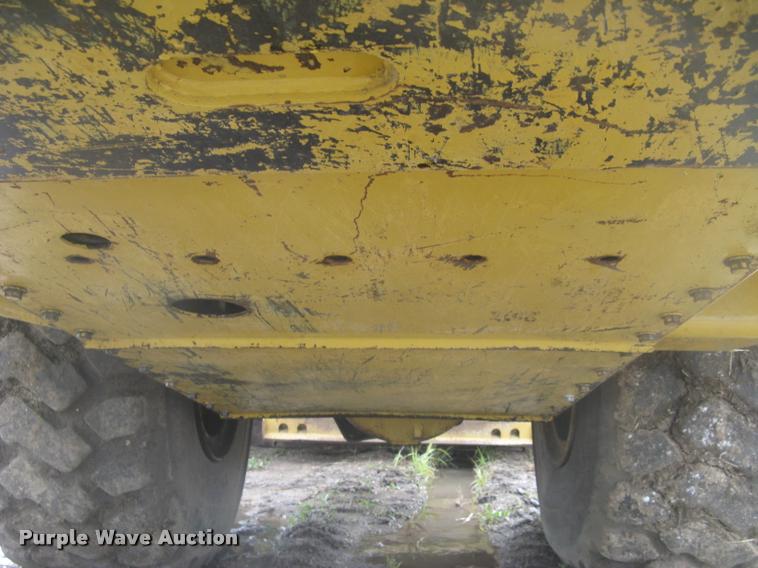 image for item L2358 2000 Caterpillar 615C Series II elevating scaper