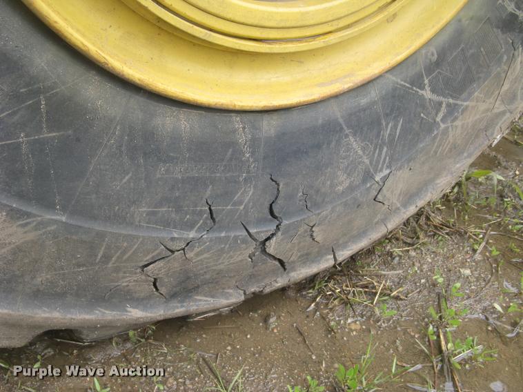 image for item L2358 2000 Caterpillar 615C Series II elevating scaper