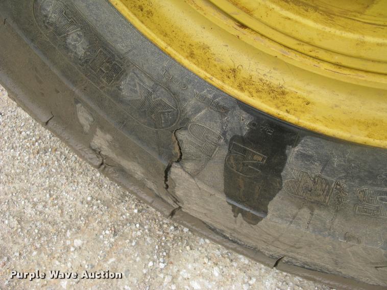 image for item L2358 2000 Caterpillar 615C Series II elevating scaper