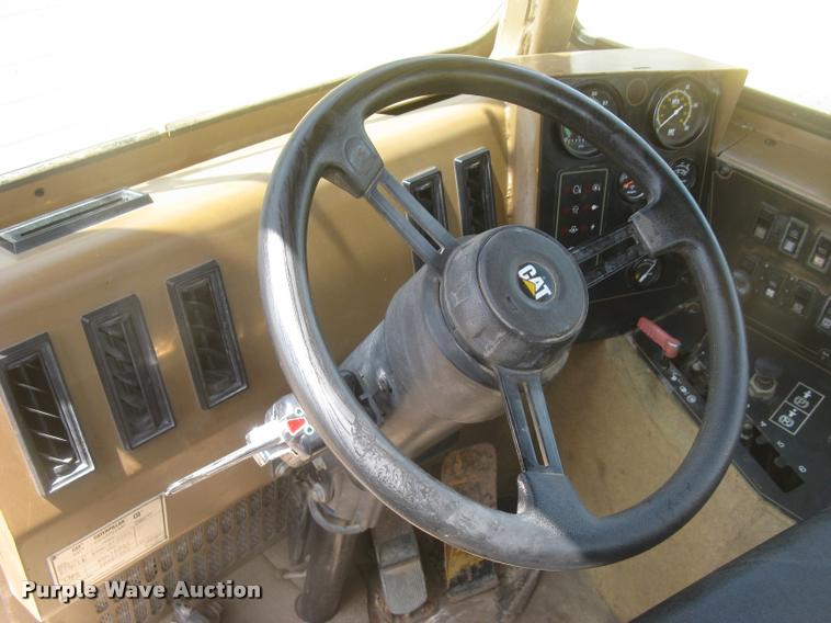 image for item L2358 2000 Caterpillar 615C Series II elevating scaper