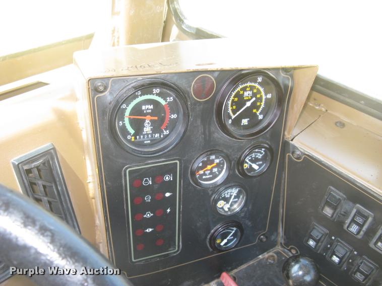 image for item L2358 2000 Caterpillar 615C Series II elevating scaper