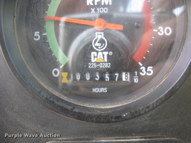 image for item L2358 2000 Caterpillar 615C Series II elevating scaper