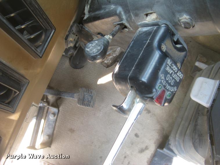 image for item L2358 2000 Caterpillar 615C Series II elevating scaper