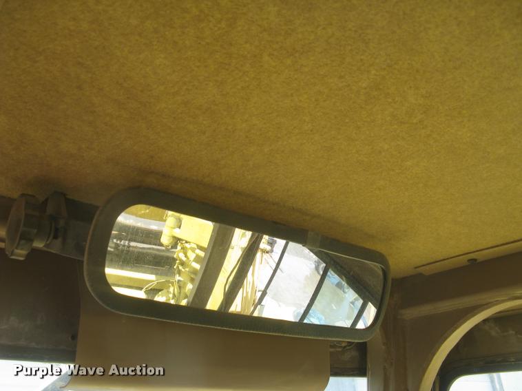 image for item L2358 2000 Caterpillar 615C Series II elevating scaper