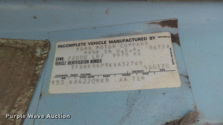 image for item L2363 1989 Ford F600 tank truck