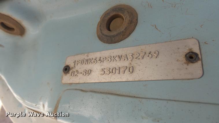 image for item L2363 1989 Ford F600 tank truck