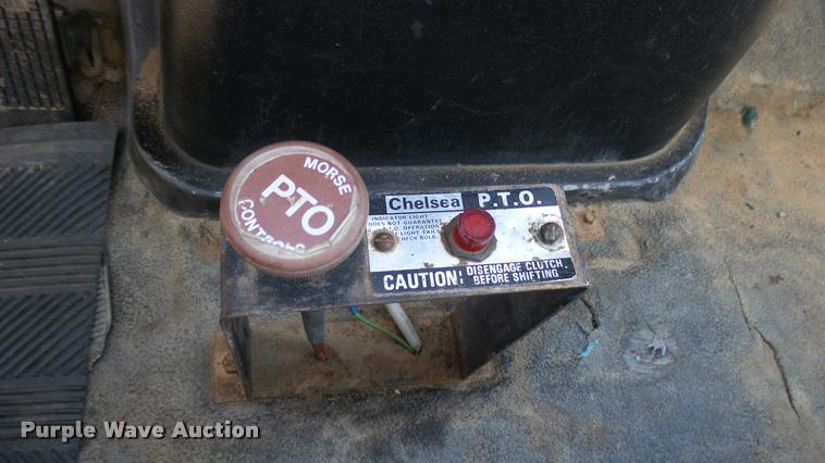 image for item L2363 1989 Ford F600 tank truck
