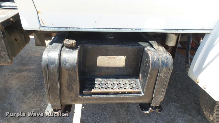 image for item L2363 1989 Ford F600 tank truck