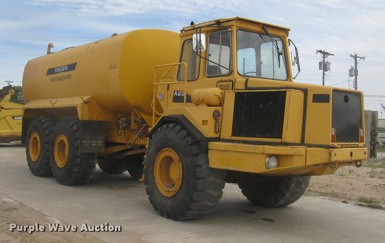 image for item L2372 Volvo BM A25 water truck