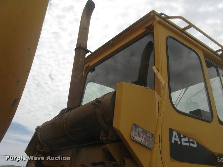 image for item L2372 Volvo BM A25 water truck