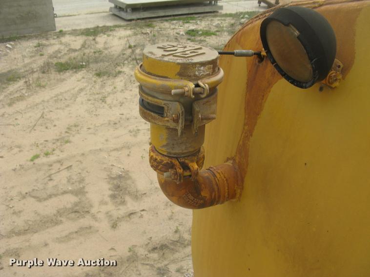 image for item L2372 Volvo BM A25 water truck