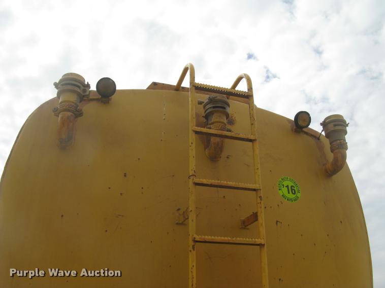 image for item L2372 Volvo BM A25 water truck