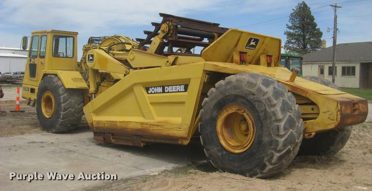 image for item L2373 1995 John Deere 862B elevating scraper