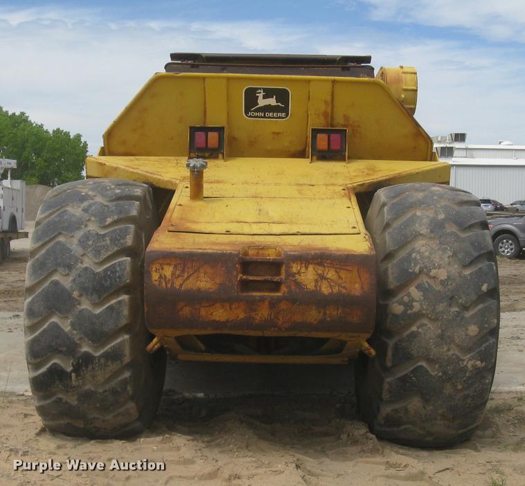 image for item L2373 1995 John Deere 862B elevating scraper