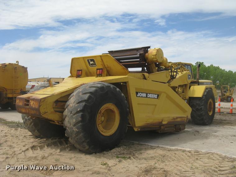 image for item L2373 1995 John Deere 862B elevating scraper