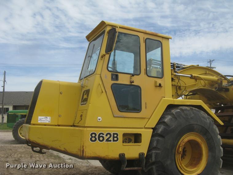 image for item L2373 1995 John Deere 862B elevating scraper