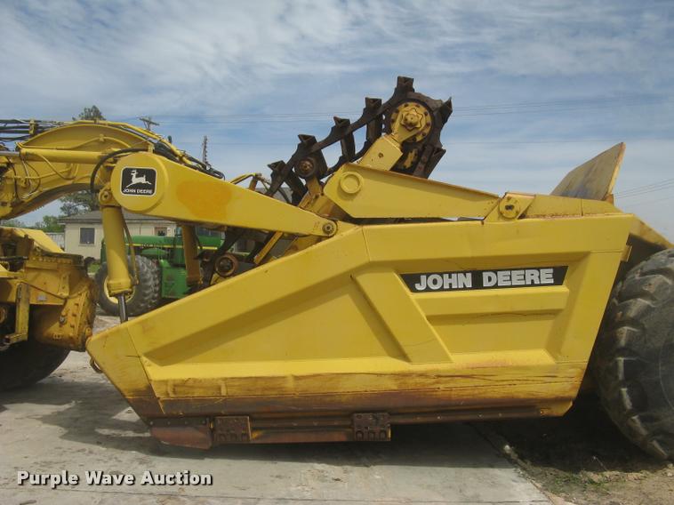image for item L2373 1995 John Deere 862B elevating scraper