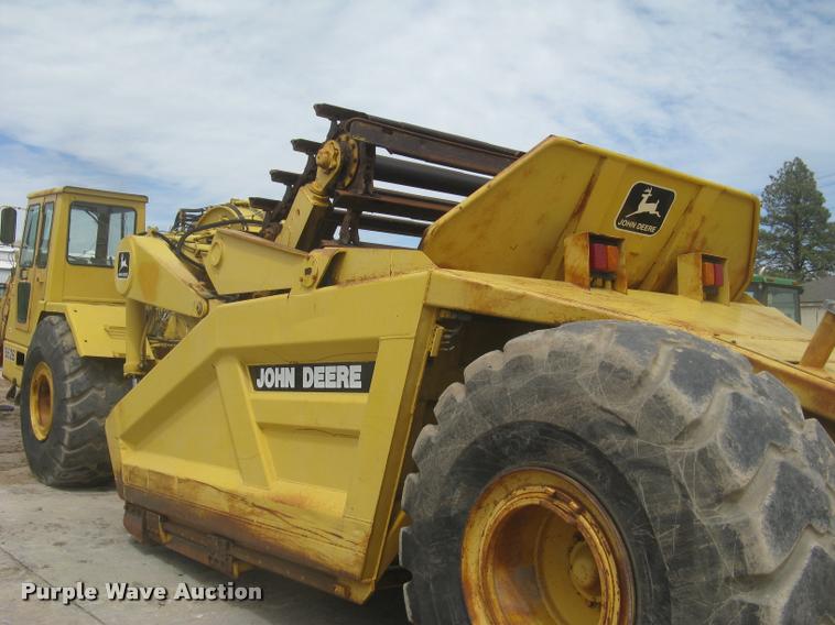 image for item L2373 1995 John Deere 862B elevating scraper