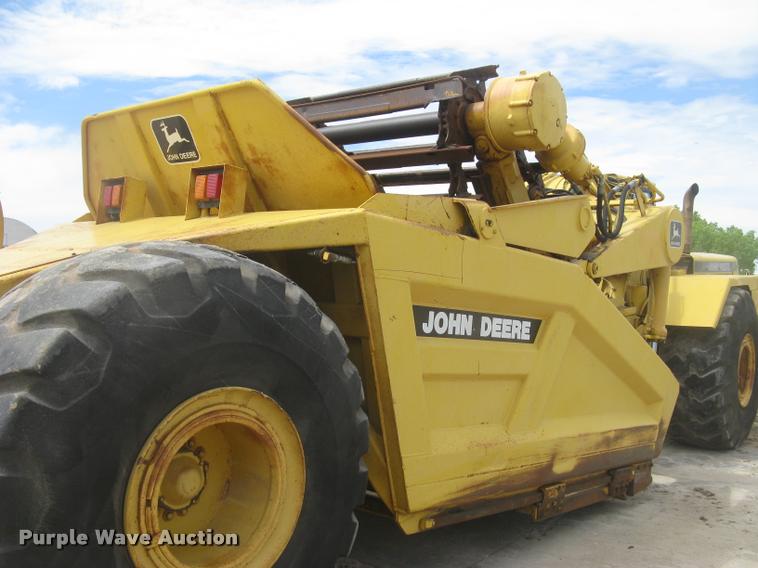 image for item L2373 1995 John Deere 862B elevating scraper