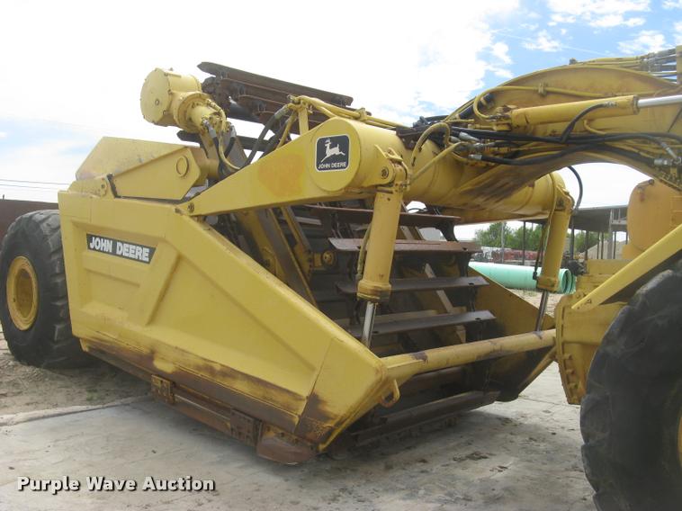 image for item L2373 1995 John Deere 862B elevating scraper