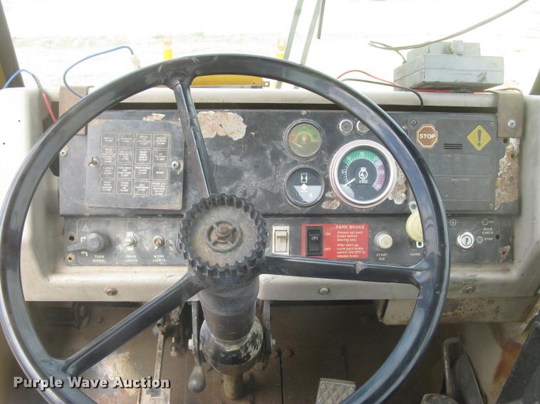 image for item L2373 1995 John Deere 862B elevating scraper