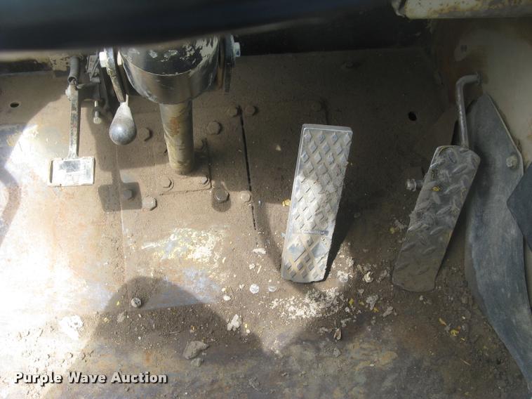 image for item L2373 1995 John Deere 862B elevating scraper