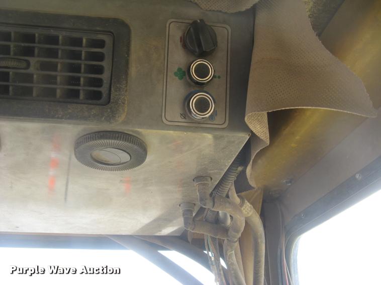 image for item L2373 1995 John Deere 862B elevating scraper