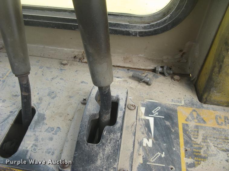 image for item L2373 1995 John Deere 862B elevating scraper