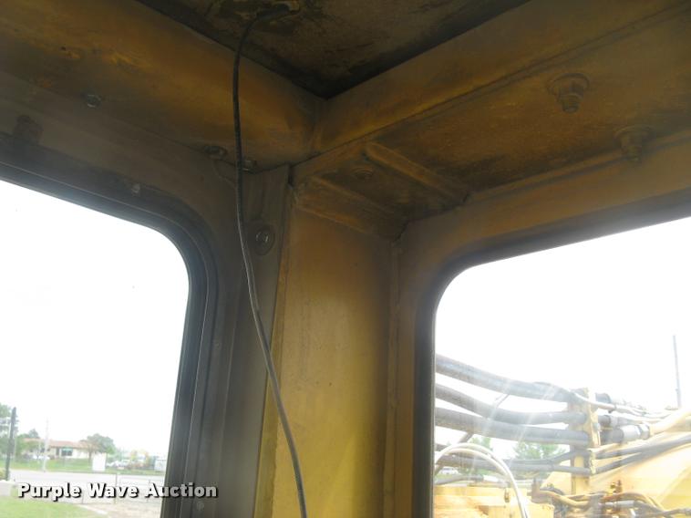 image for item L2373 1995 John Deere 862B elevating scraper