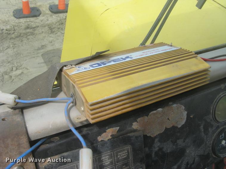 image for item L2373 1995 John Deere 862B elevating scraper