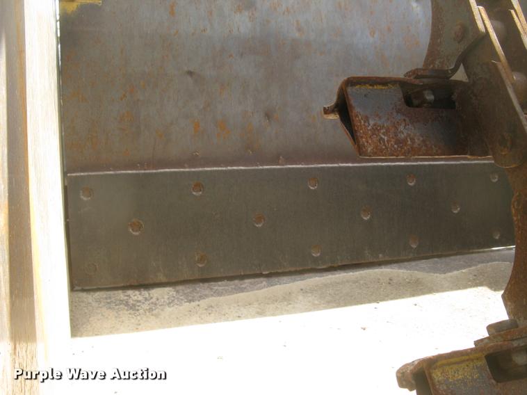 image for item L2373 1995 John Deere 862B elevating scraper