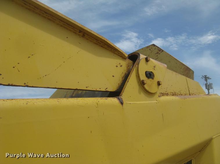 image for item L2373 1995 John Deere 862B elevating scraper